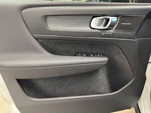 Volvo XC40 2.0 B3 MH Plus Dark
