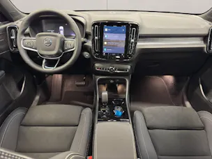 Volvo XC40 2.0 B3 MH Plus Dark