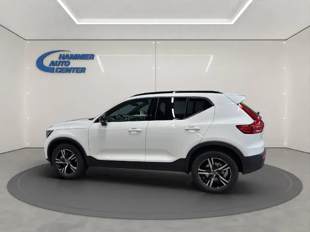 Volvo XC40 2.0 B3 MH Plus Dark