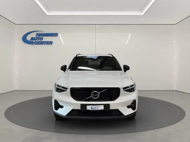 Volvo XC40 2.0 B3 MH Plus Dark