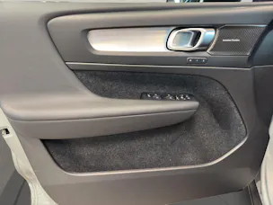 Volvo XC40 2.0 B4 MH Ultra Dark