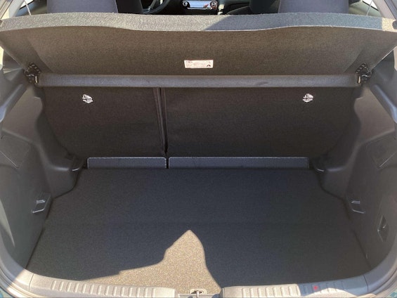 Vehicle image 9 Vehicle image 9