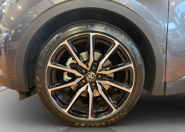 Vehicle image 9 Vehicle image 9