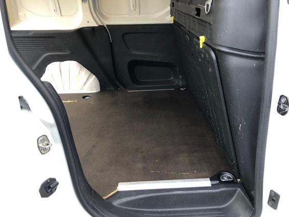 Vehicle image 9 Vehicle image 9