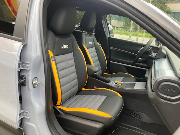Jeep Avenger 1.2 Turbo MHEV Summit Sky