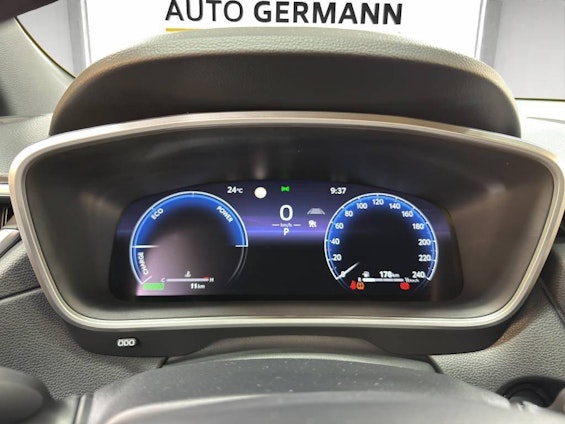 Vehicle image 9 Vehicle image 9