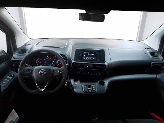 Vehicle image 7 Vehicle image 7