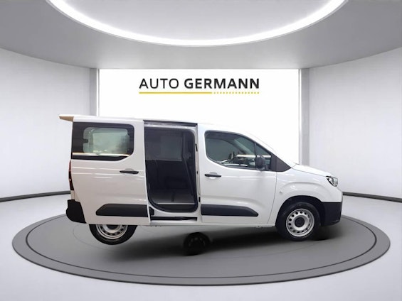 Vehicle image 6 Vehicle image 6