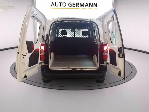 Vehicle image 5 Vehicle image 5