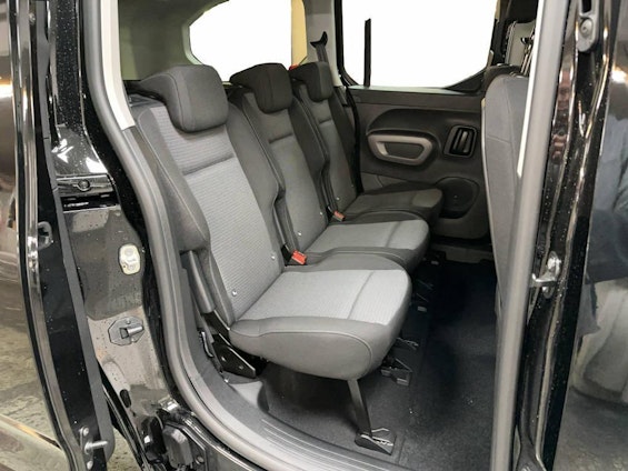 Vehicle image 10 Vehicle image 10