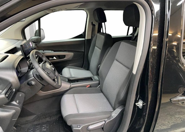 Vehicle image 8 Vehicle image 8