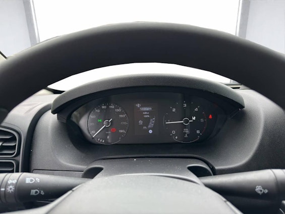 Vehicle image 9 Vehicle image 9