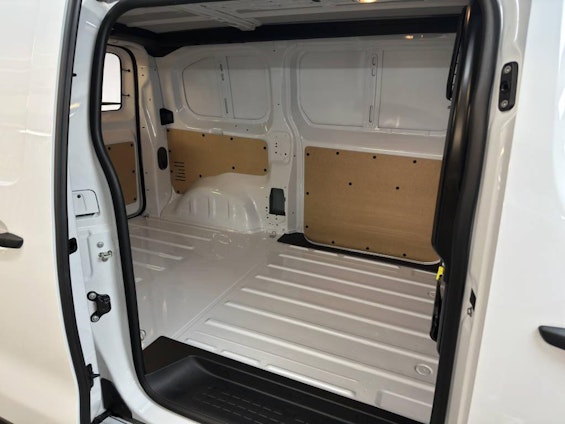 Vehicle image 10 Vehicle image 10