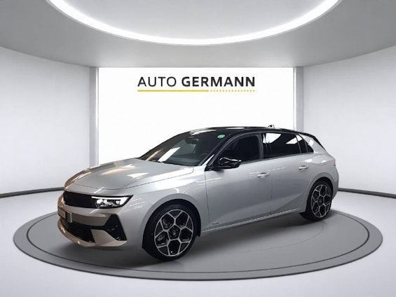 First vehicle image