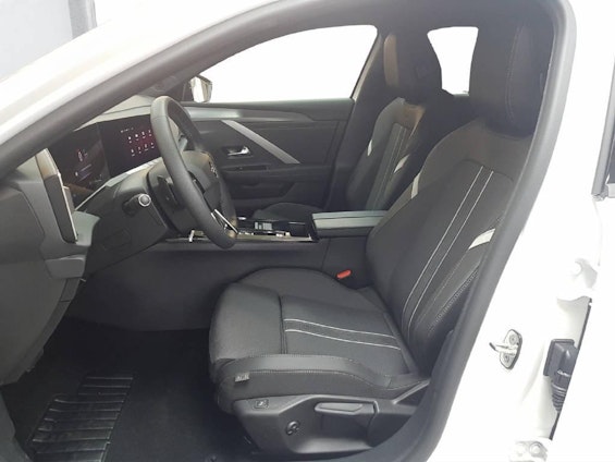 Vehicle image 8 Vehicle image 8