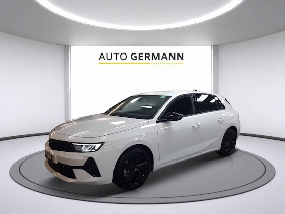 First vehicle image First vehicle image