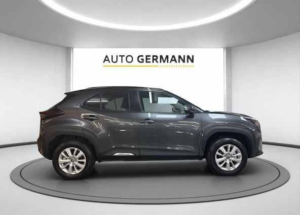 Vehicle image 6 Vehicle image 6