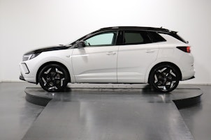 Vehicle image OPEL Grandland 1.6 T PHEV GSE