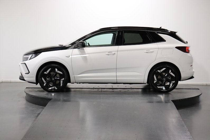 Vehicle image OPEL GRANDLAND