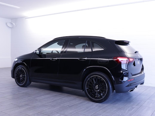 MERCEDES-BENZ GLA 220 d Swiss Star AMG Line 4matic 2