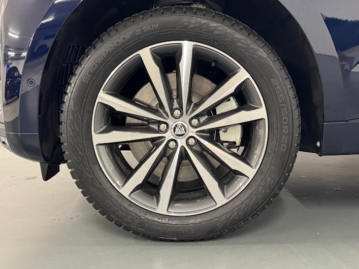 Vehicle image JAGUAR F-PACE