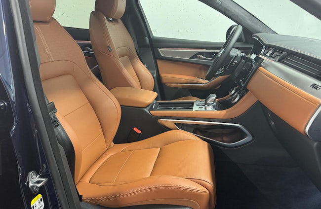 Vehicle image 4 Vehicle image 4