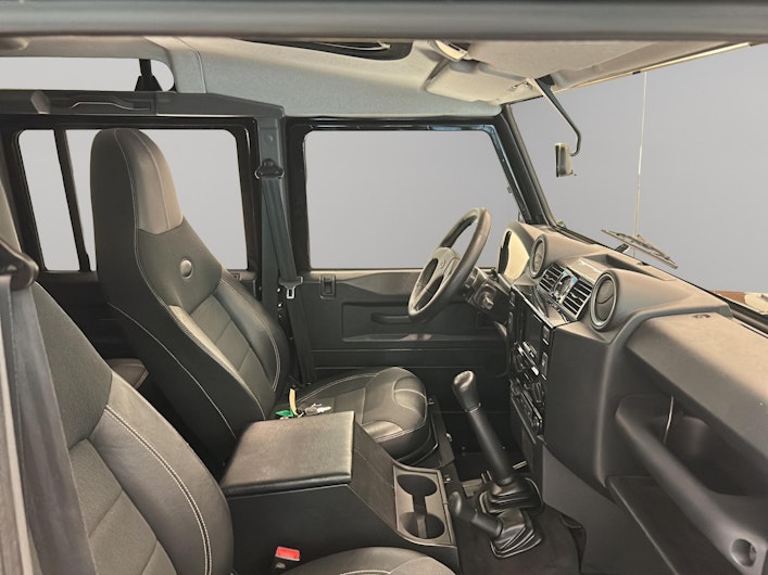 Vehicle image LAND ROVER DEFENDER