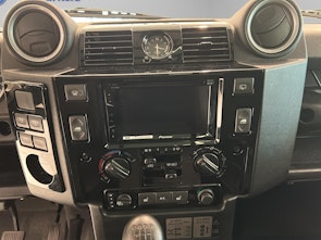 Vehicle image LAND ROVER Defender 110 2.2 TD4 SW SE