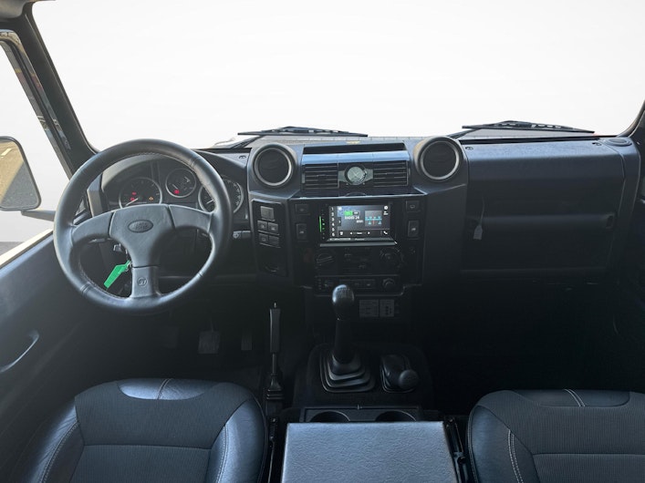 Vehicle image LAND ROVER DEFENDER