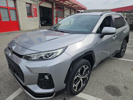 First vehicle image First vehicle image