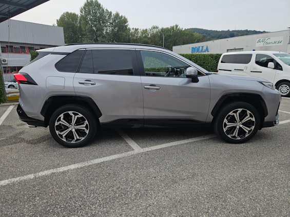 Vehicle image 4 Vehicle image 4