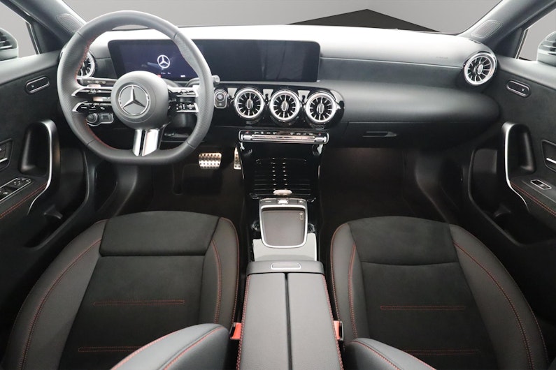 Vehicle image MERCEDES-BENZ A 180