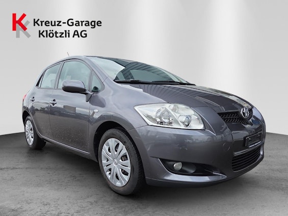 First vehicle image