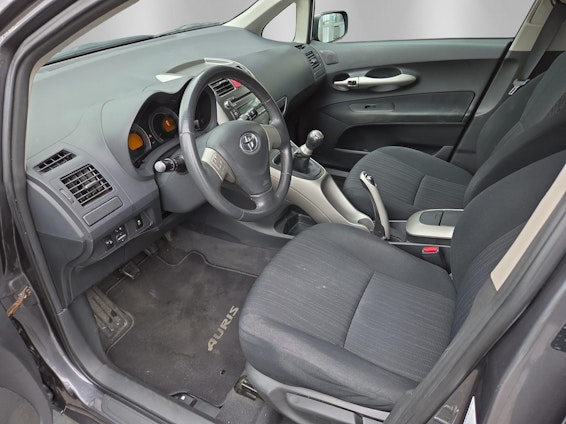 Vehicle image 11
