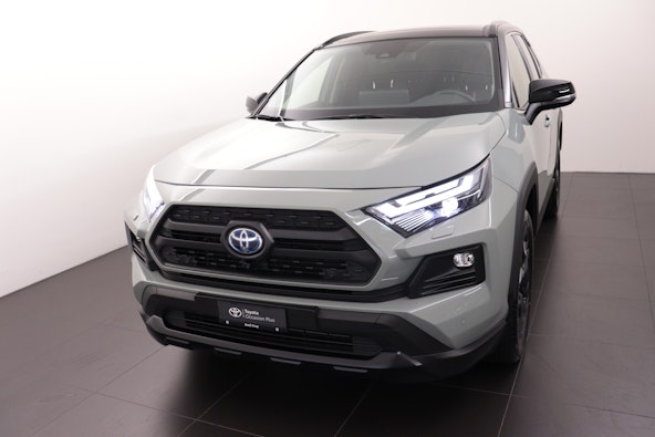 First vehicle image