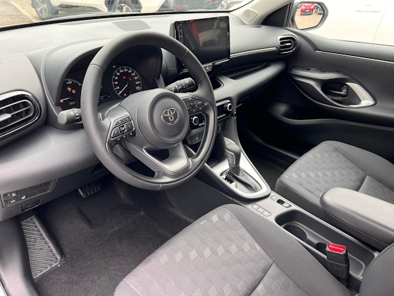 Vehicle image 7
