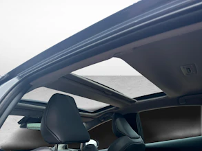 https://vehicle.imgix.net/4007707/01acab2e-baab-4a74-92c9-b7a3b19dee5e.jpg