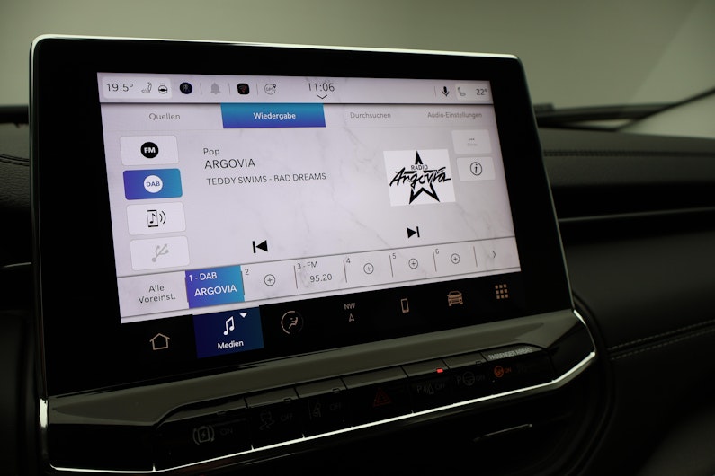 Vehicle image JEEP COMPASS