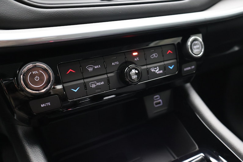 Vehicle image JEEP COMPASS