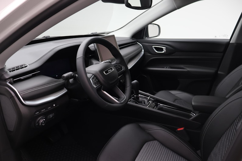 Vehicle image JEEP COMPASS