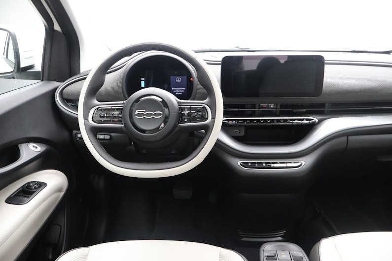 Vehicle image FIAT 500