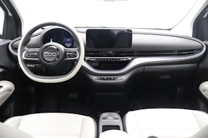 Vehicle image FIAT 500 La Prima