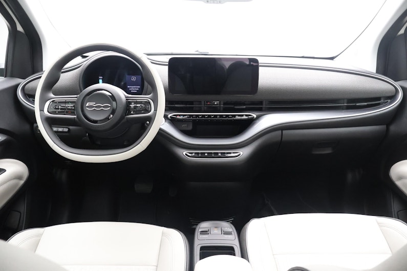 Vehicle image FIAT 500