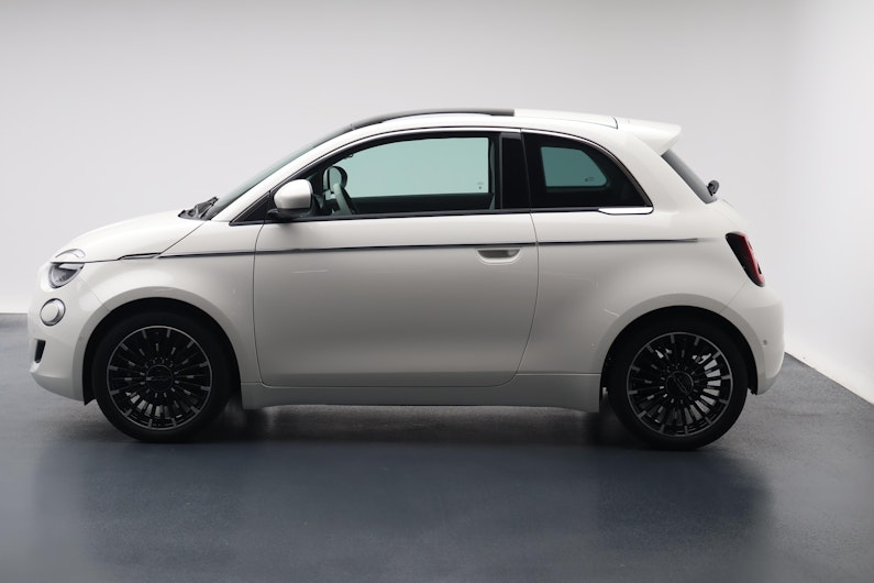 Vehicle image FIAT 500