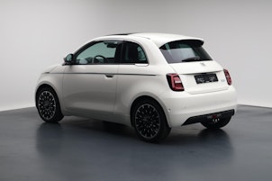 Vehicle image FIAT 500 La Prima