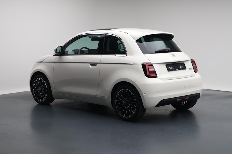 Vehicle image FIAT 500