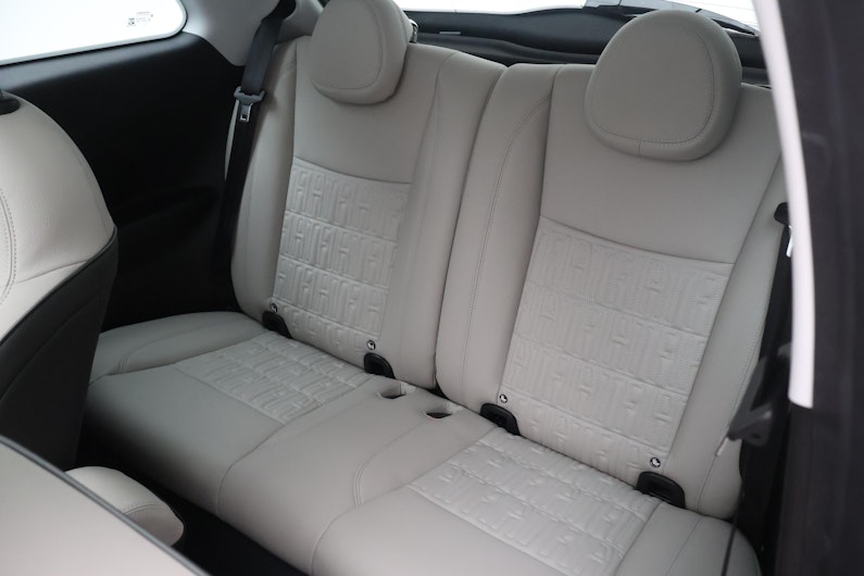 Vehicle image FIAT 500