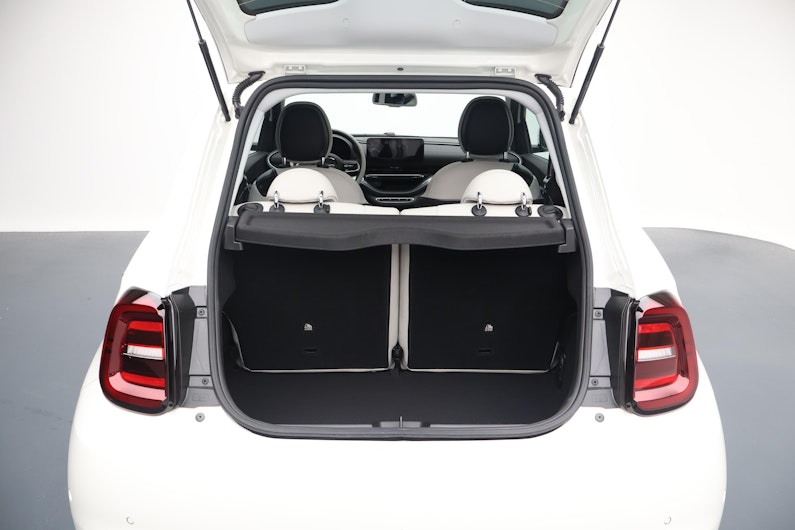 Vehicle image FIAT 500