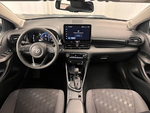 Vehicle image TOYOTA Yaris 1.5 VVT-i HSD Trend