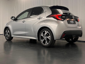Vehicle image TOYOTA Yaris 1.5 VVT-i HSD Trend